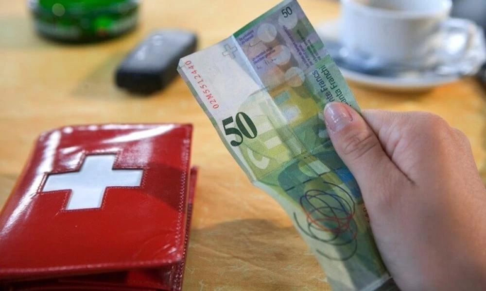Ελβετία: Ελάχιστο ωρομίσθιο 21 ευρώ και... "δεν φτάνει"!